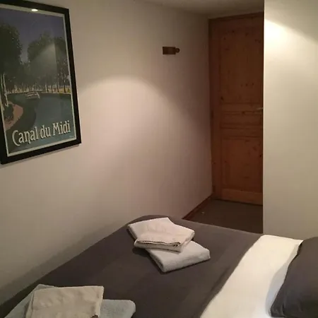 Peniche Le Black Mountain 船屋