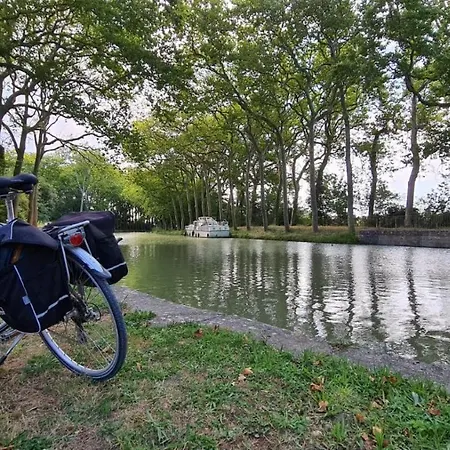 Bateau-hôtel Péniche Le Black Mountain Villepinte (Aude)